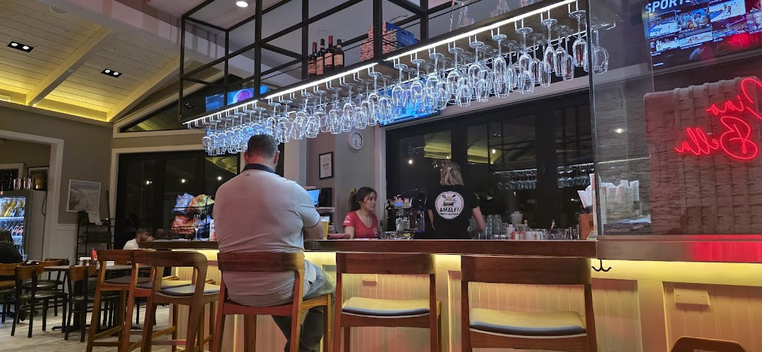 Amalfi Smash Burger & More
