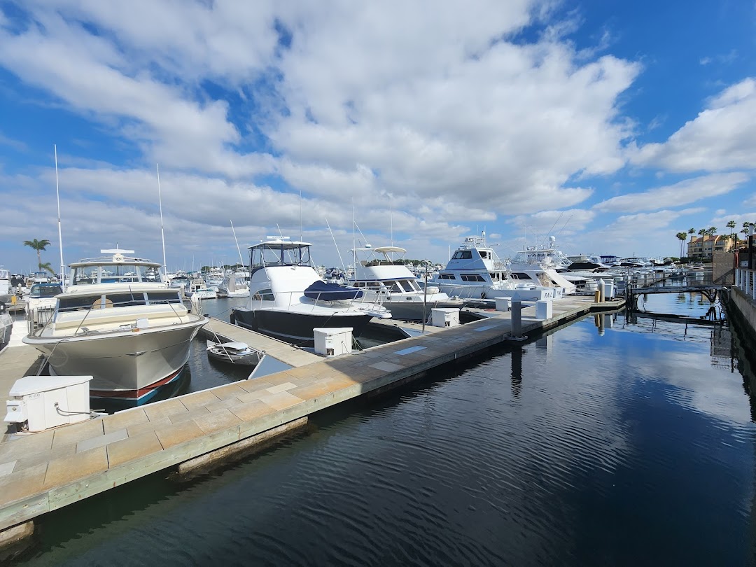Huntington Harbour Yacht Club