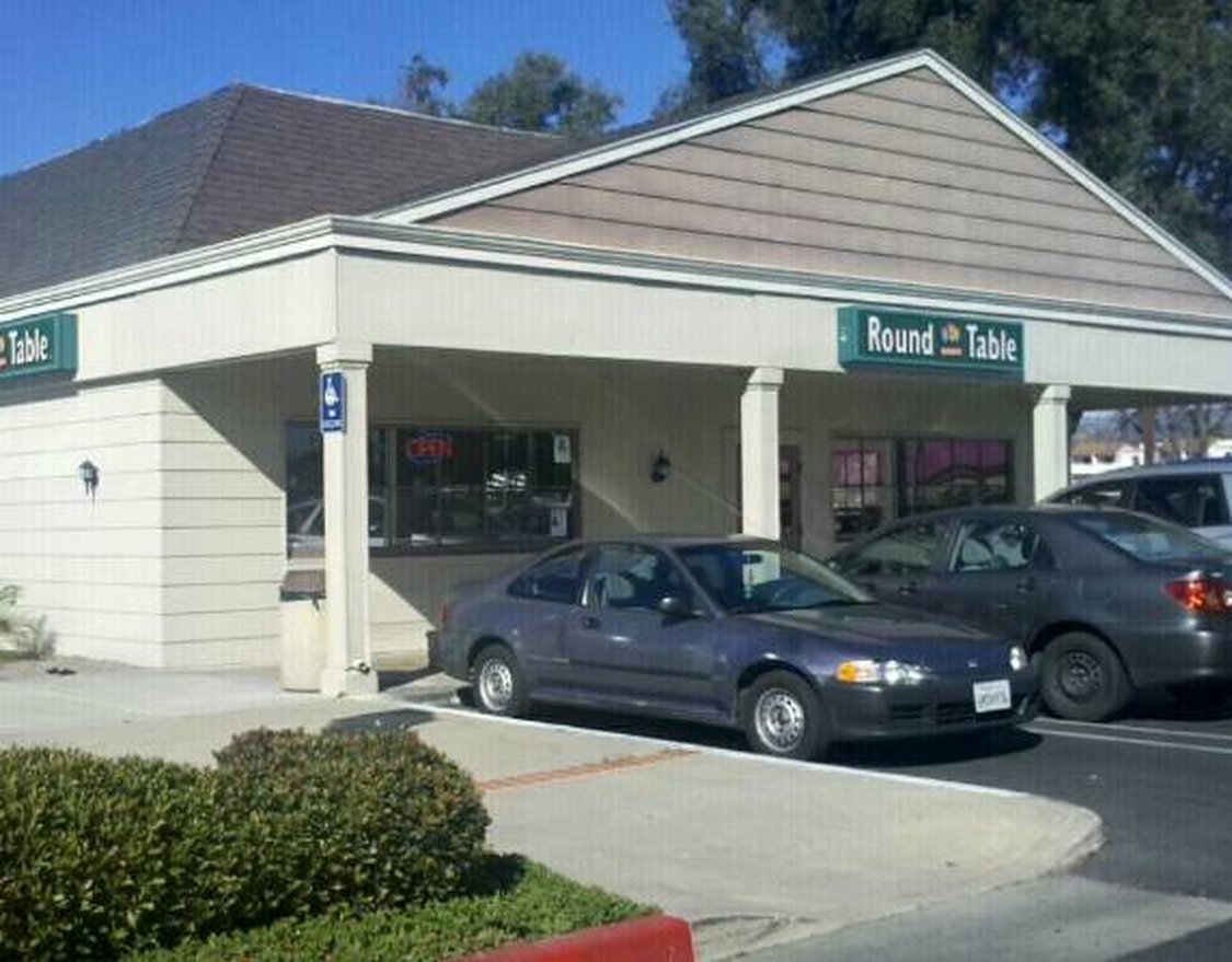 Round Table Pizza Escondido